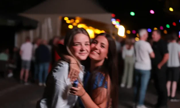 Music on Payday 2024: Spontane sfeer en vrolijke gezichten in Eersel