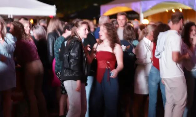 Music on Payday 2024: Spontane sfeer en vrolijke gezichten in Eersel