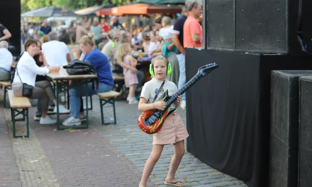 The Dirty Denims zorgen voor energieke rockvibes tijdens Music On Payday 2025