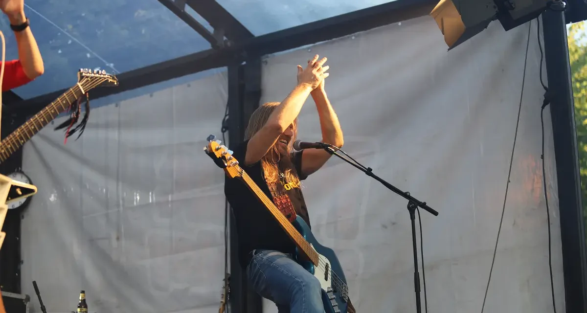 The Dirty Denims zorgen voor energieke rockvibes tijdens Music On Payday 2025