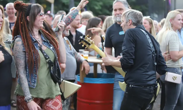 The Dirty Denims zorgen voor energieke rockvibes tijdens Music On Payday 2025