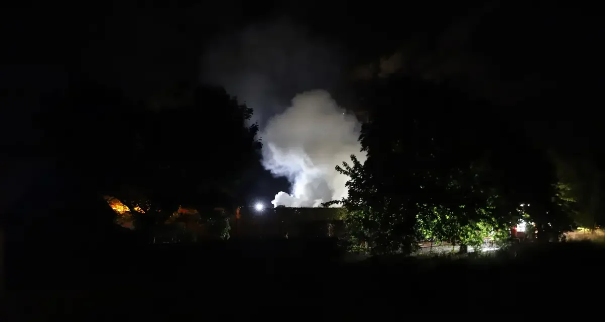 Grote brand verwoest schuur in Luyksgestel
