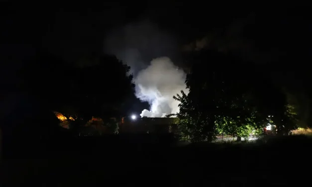 Grote brand verwoest schuur in Luyksgestel